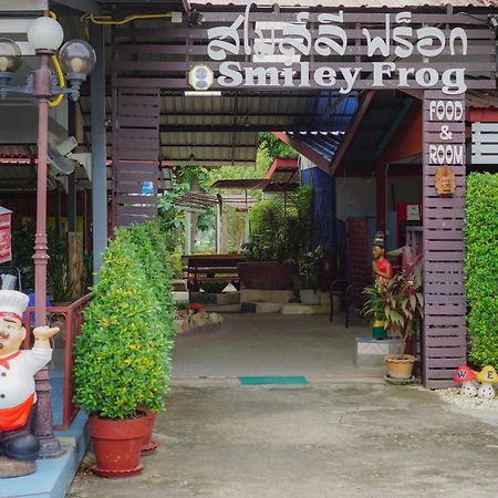 Smiley Frog Apartment Kanchanaburi Bagian luar foto