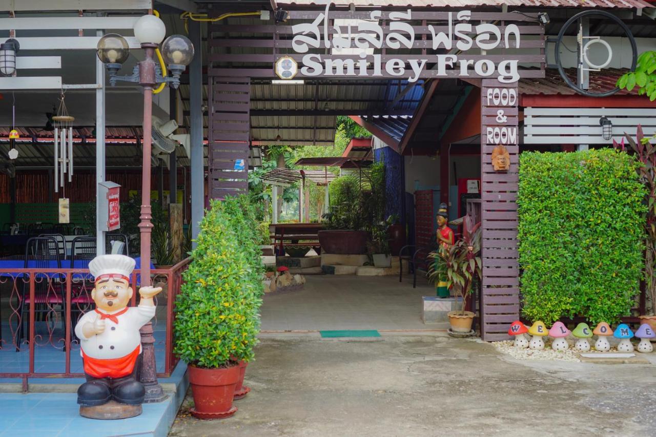 Smiley Frog Apartment Kanchanaburi Bagian luar foto