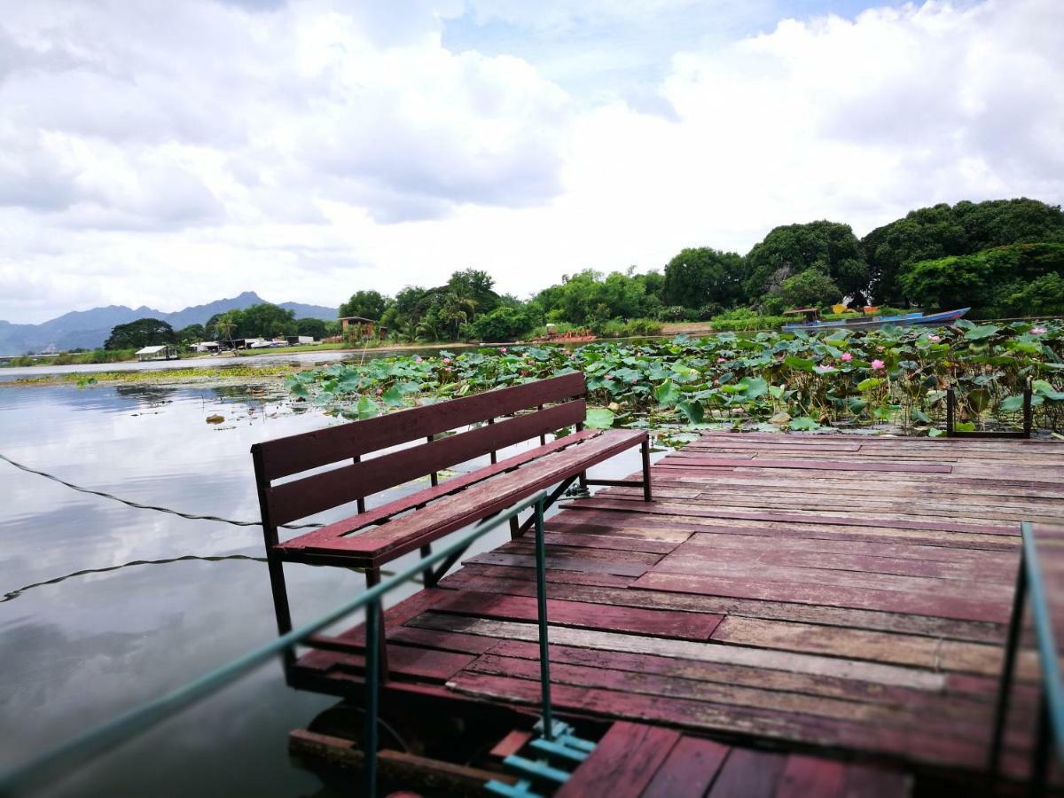 Smiley Frog Apartment Kanchanaburi Bagian luar foto