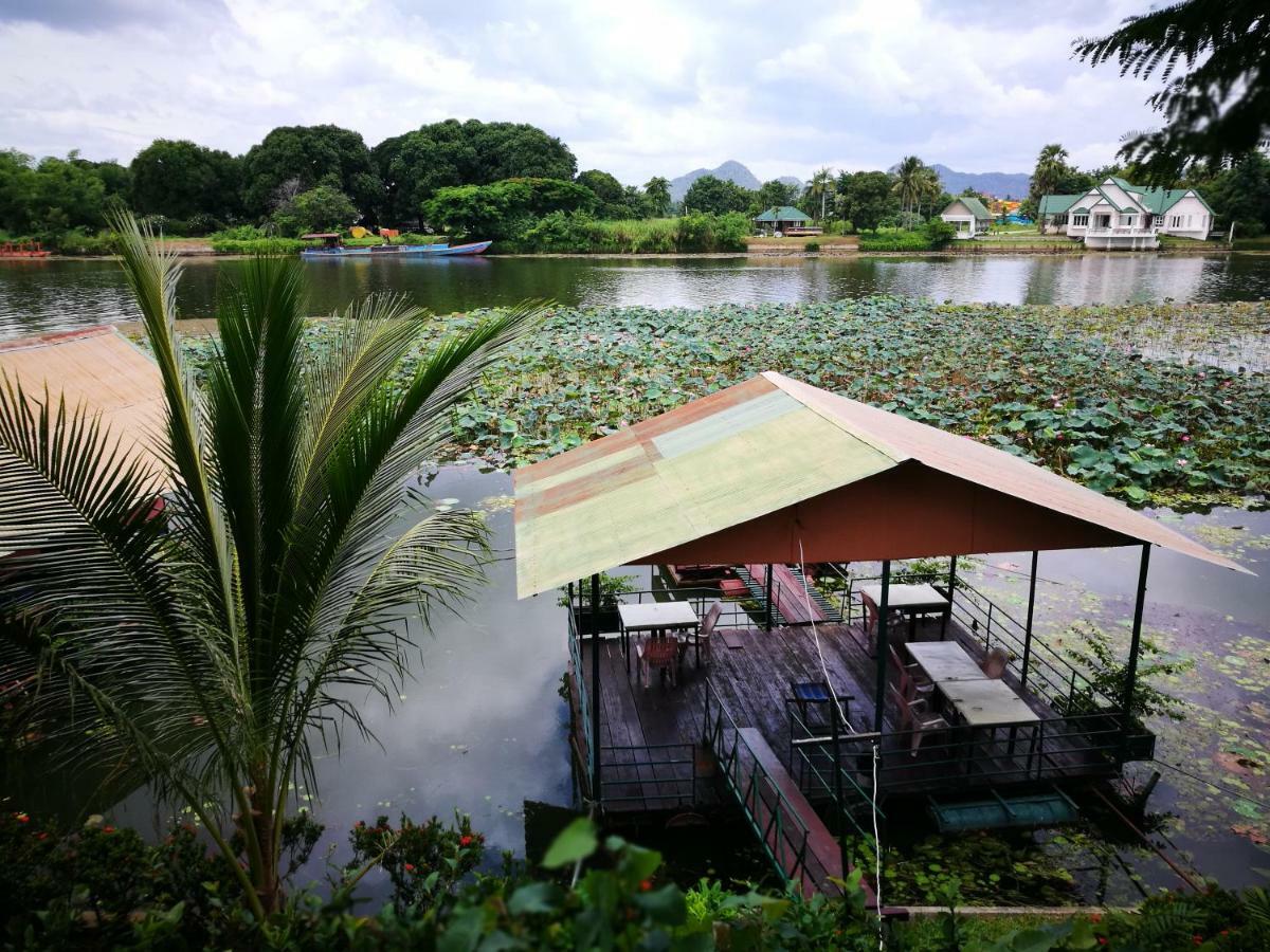 Smiley Frog Apartment Kanchanaburi Bagian luar foto